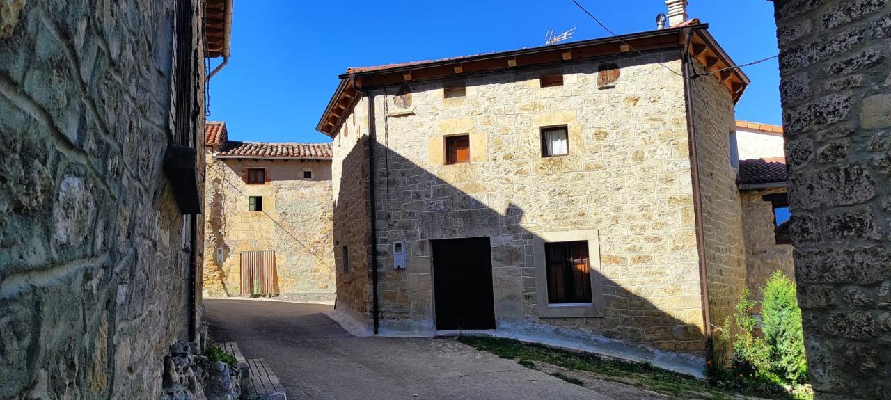 <strong>calle Real</strong><br/>Venta - C010262<br/><span>Valle de Sedano</span><br/><span><span>87.000 € </span></span>