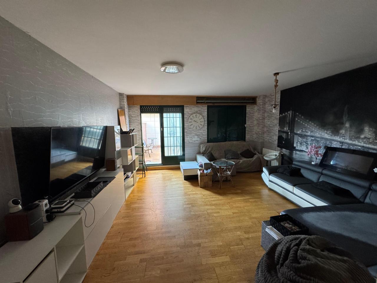 <strong>Esteban Granados</strong><br/>Venta - C010281<br/><span>Burgos - Gamonal</span><br/><span><span>340.000 € </span></span>