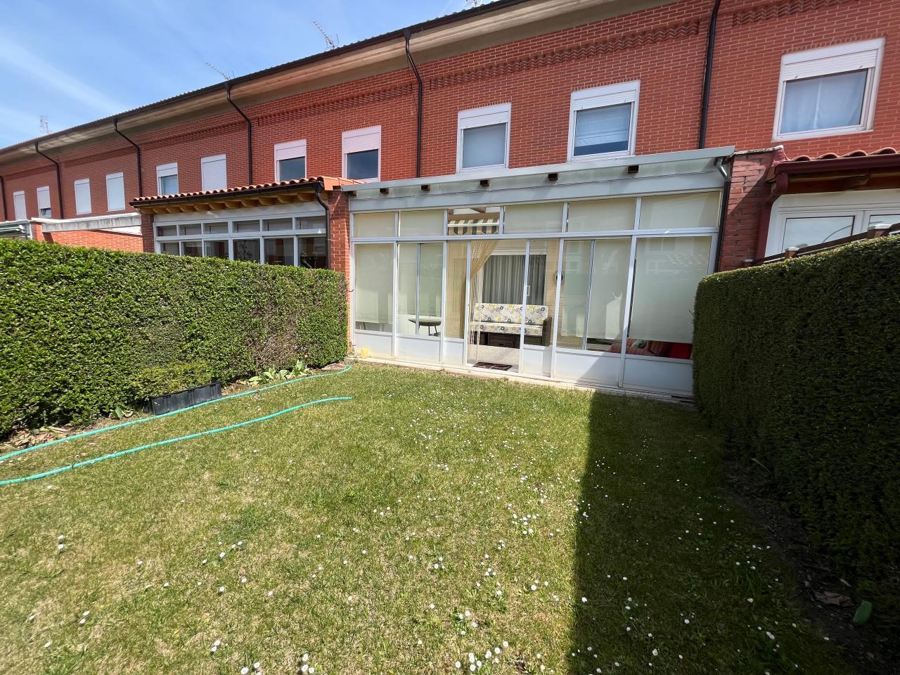 <strong>Pintor Dali</strong><br/>Venta - C010352<br/><span>Burgos - G3 - Bª de los Rios - G2 - Alcampo</span><br/><span><span>500.000 € </span></span>