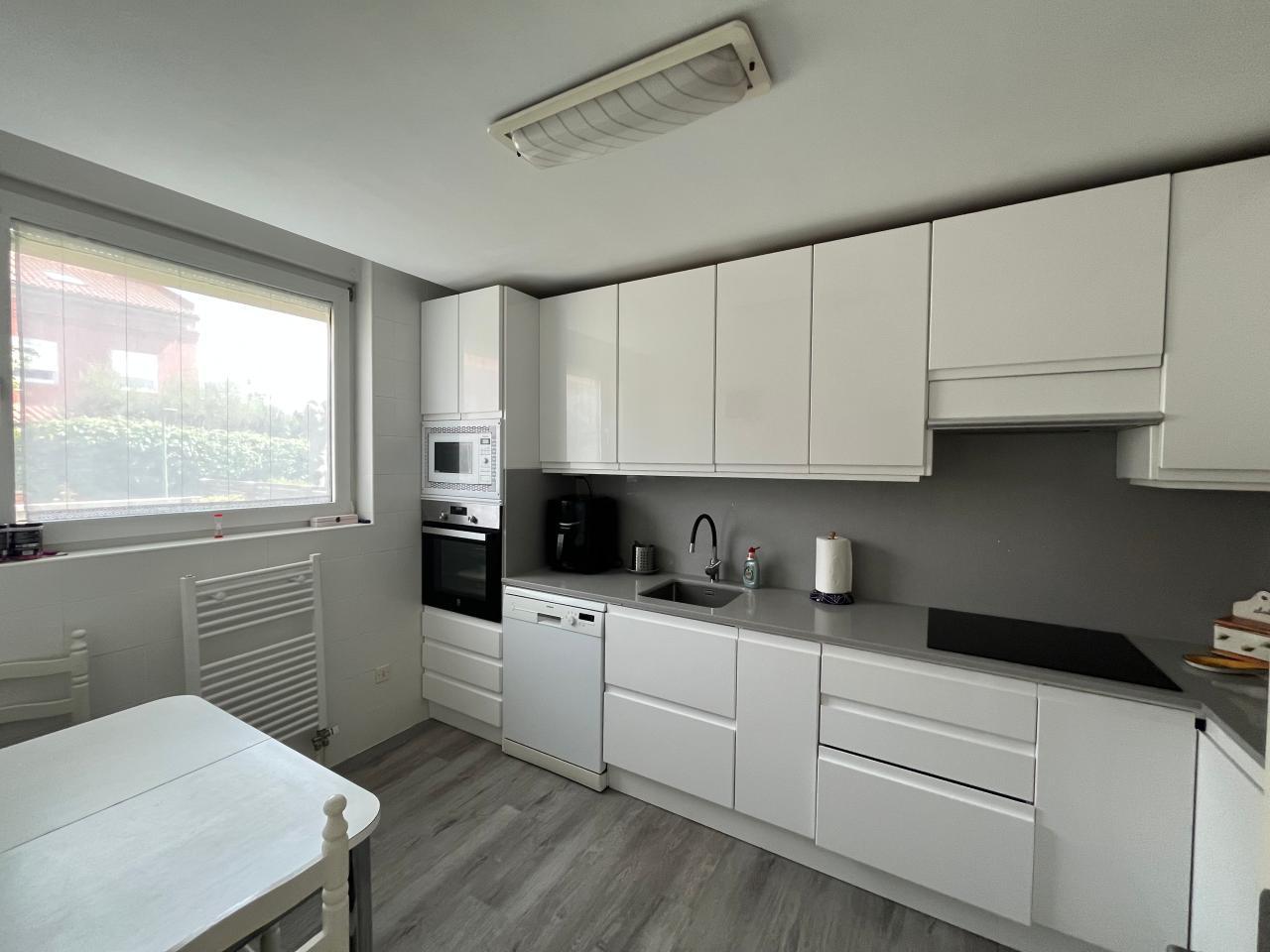 <strong>Pintor Dali</strong><br/>Venta - C010352<br/><span>Burgos - G3 - Bª de los Rios - G2 - Alcampo</span><br/><span><span>500.000 € </span></span>