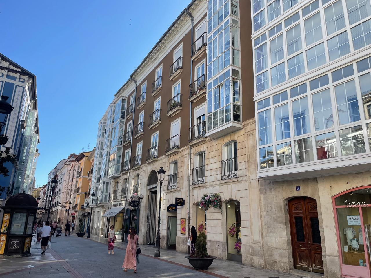 <strong>Lain Calvo</strong><br/>Venta - P011485<br/><span>Burgos - Centro</span><br/><span><span>260.000 € </span></span>