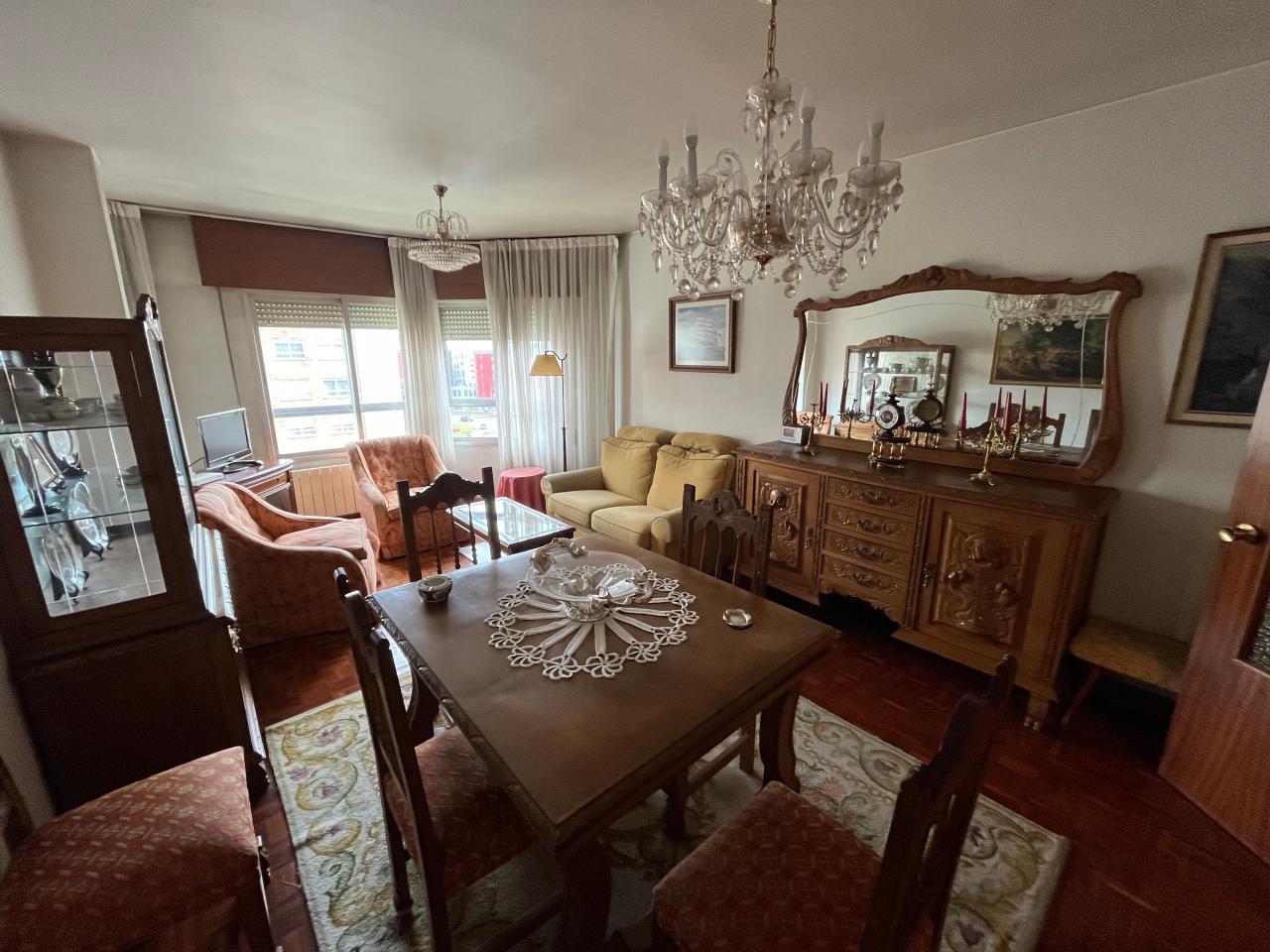 <strong>Avda de la Paz</strong><br/>Venta - P011704<br/><span>Burgos - Centro</span><br/><span><span>325.000 € </span></span>