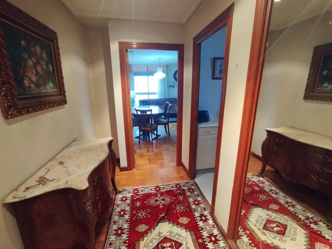 <strong>Plaza Antonio José</strong><br/>Venta - P011842<br/><span>Burgos - G3 - Bª de los Rios - G2 - Alcampo</span><br/><span><span>230.000 € </span></span>