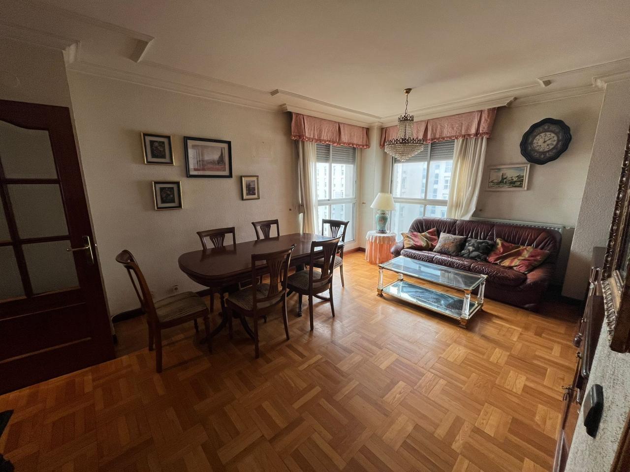 <strong>Plaza Antonio José</strong><br/>Venta - P011842<br/><span>Burgos - G3 - Bª de los Rios - G2 - Alcampo</span><br/><span><span>230.000 € </span></span>