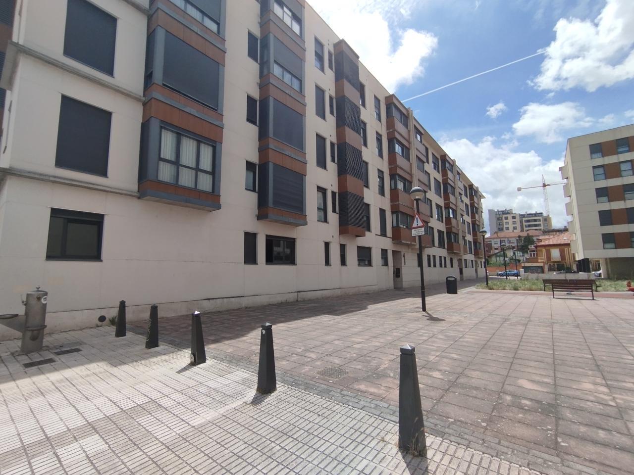 <strong>Diego De Leiva</strong><br/>Piso en venta en Santa Teresa - San Pedro Cardeña<br/><span>Burgos - Centro Sur</span><br/><span><span>360.000 € </span></span>