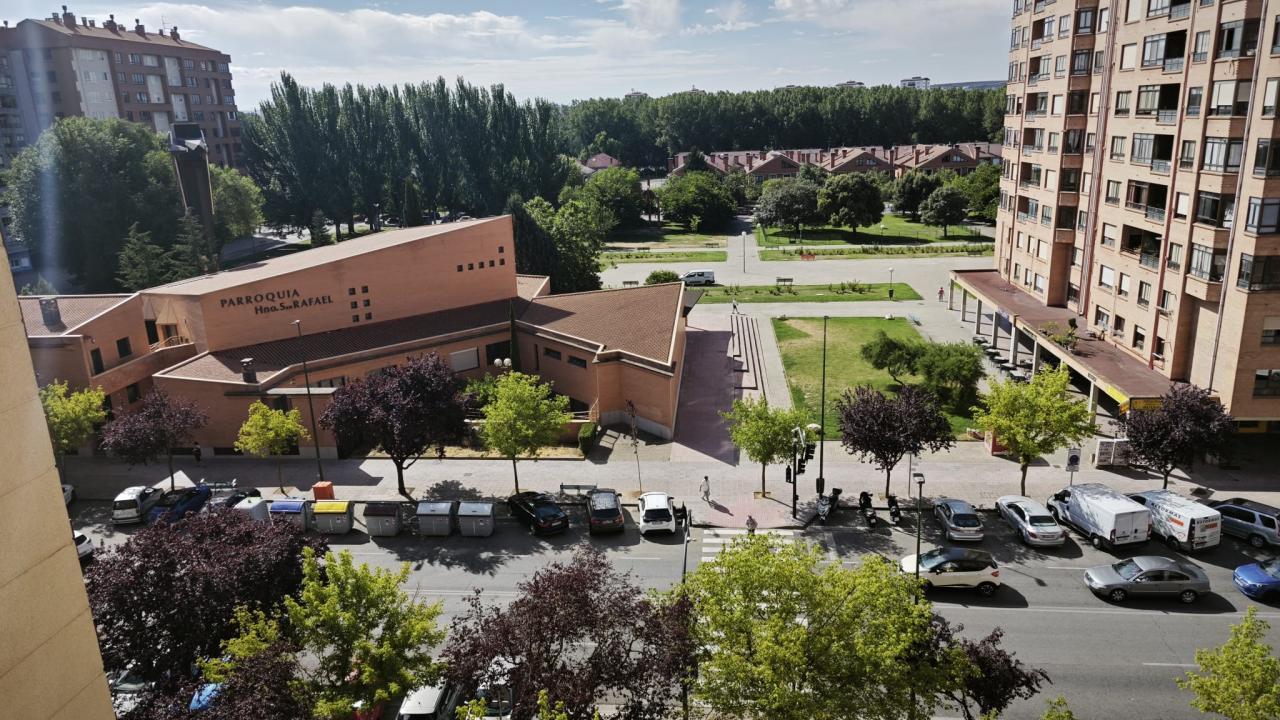 <strong>Condesa Mencía</strong><br/>Venta - P012132<br/><span>Burgos - G3 - Bª de los Rios - G2 - Alcampo</span><br/><span><span>390.000 € </span></span>