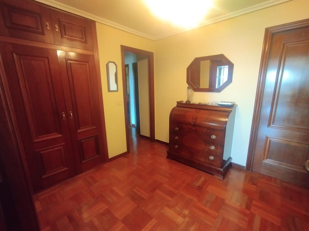 <strong>Condesa Mencía</strong><br/>Venta - P012132<br/><span>Burgos - G3 - Bª de los Rios - G2 - Alcampo</span><br/><span><span>390.000 € </span></span>